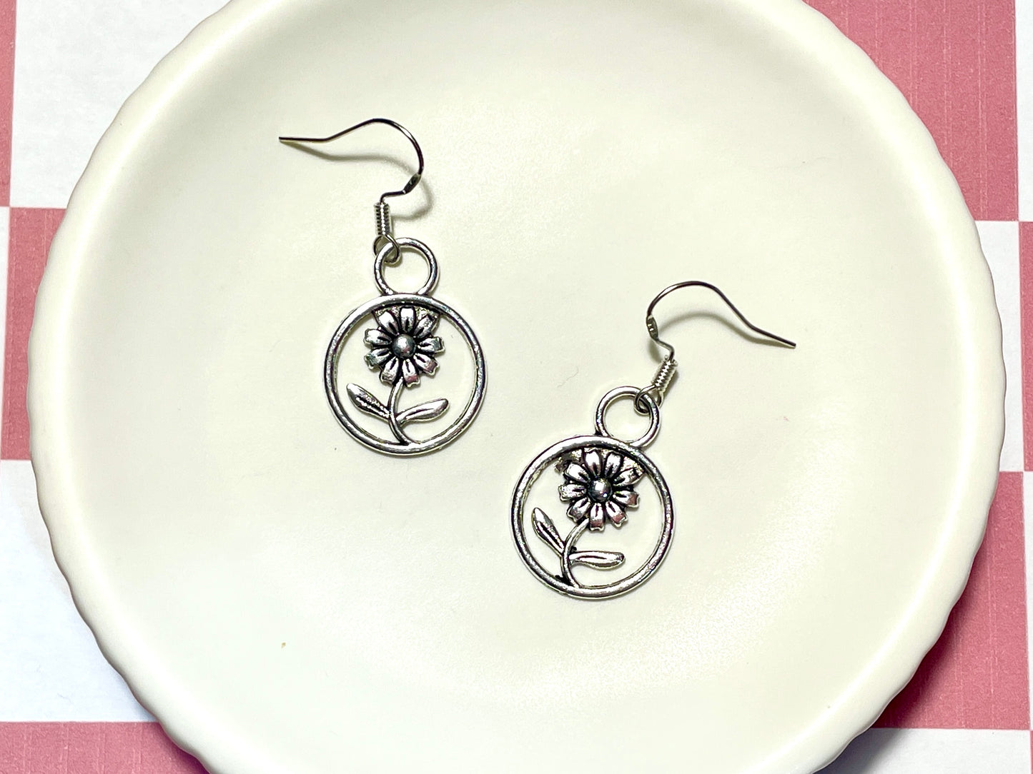 Silver Daisy Flower Earrings