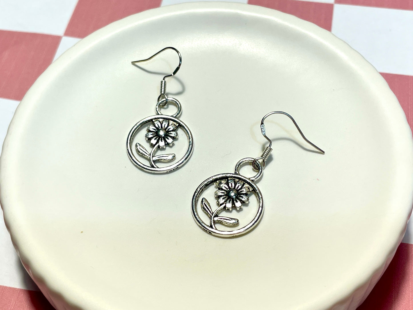 Silver Daisy Flower Earrings